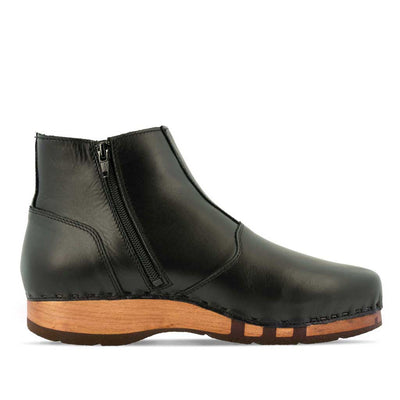 Louis Herrenclogs, Herrenclog von woody Schuhe. Clogs mit biegsamer Holzsohle und Holzfußbett. Herrenclogs, Holzclogs kaufen. Clogs online bestellen, Farbe: schwarz