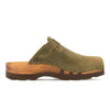 lukas, clogs herren mit biegsamer nachhaltiger holzsohle, der bestseller, farbe: olivia-grün, holzclogs woody, woody schuhe, woody shoes, handgemachte holzschuhe aus österreich, kärnten