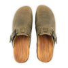lukas, clogs herren mit biegsamer nachhaltiger holzsohle, der bestseller, farbe: olivia-grün, holzclogs woody, woody schuhe, woody shoes, handgemachte holzschuhe aus österreich, kärnten