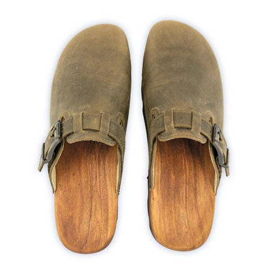 [Olivia] lukas, clogs herren mit biegsamer nachhaltiger holzsohle, der bestseller, farbe: olivia (grün), holzclogs woody, woody schuhe, woody shoes, handgemachte holzschuhe aus österreich, kärnten