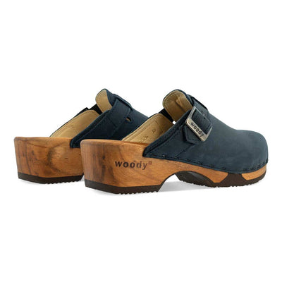 manu, clogs damen mit biegsamer nachhaltiger holzsohle, der bestseller, farbe: avion-blau, holzclogs woody, woody schuhe, woody shoes, handgemachte holzschuhe aus österreich, kärnten