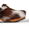 manu fell, fellclogs, clogs damen mit biegsamer nachhaltiger holzsohle, der bestseller, farbe: fell natur, holzclogs woody, woody schuhe, woody shoes, handgemachte holzschuhe aus österreich, kärnten