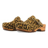 manu fell, fellclogs, clogs damen mit biegsamer nachhaltiger holzsohle, der bestseller, farbe: leopard (animal print), holzclogs woody, woody schuhe, woody shoes, handgemachte holzschuhe aus österreich, kärnten