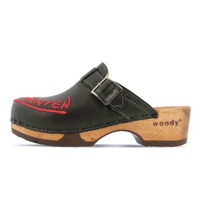 manu kärnten, clogs damen mit stick und biegsamer nachhaltiger holzsohle, der bestseller, farbe: schwarz, holzclogs woody, woody schuhe, woody shoes, handgemachte holzschuhe aus österreich, kärnten
