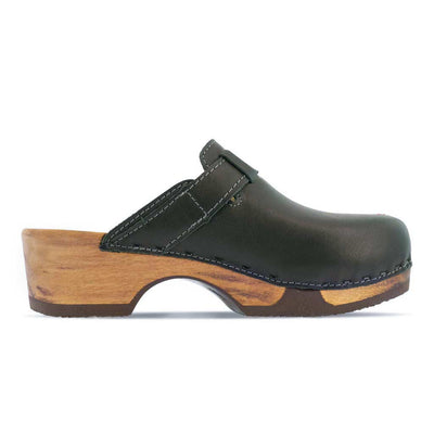 manu kärnten, clogs damen mit stick und biegsamer nachhaltiger holzsohle, der bestseller, farbe: schwarz, holzclogs woody, woody schuhe, woody shoes, handgemachte holzschuhe aus österreich, kärnten