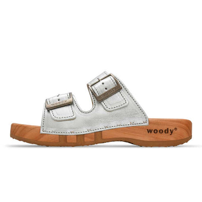 maxima, pantoletten clogs damen mit biegsamer nachhaltiger holzsohle, der bestseller, farbe: silber, holzclogs woody, woody schuhe, woody shoes, handgemachte holzschuhe aus österreich, kärnten
