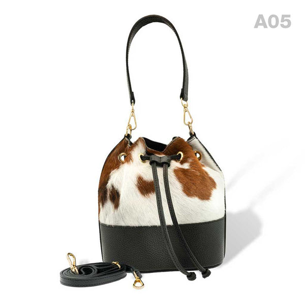 woody Mia Damen-Beuteltasche aus Fell Natur-Schwarz, Frontansicht