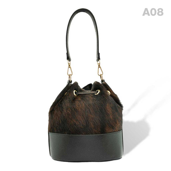 woody Mia Damen-Beuteltasche aus Fell Natur-Schwarz, Rueckansicht