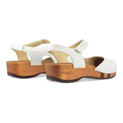 nicole, sandalen clogs damen mit biegsamer nachhaltiger holzsohle, der bestseller, farbe: weiss, holzclogs woody, woody schuhe, woody shoes, handgemachte holzschuhe aus österreich, kärnten