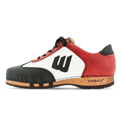 niki, sneakers clogs herren mit biegsamer nachhaltiger holzsohle, der bestseller, farbe: nero-rosso alias schwarz-rot, holzclogs woody, woody schuhe, woody shoes, handgemachte holzschuhe aus österreich, kärnten