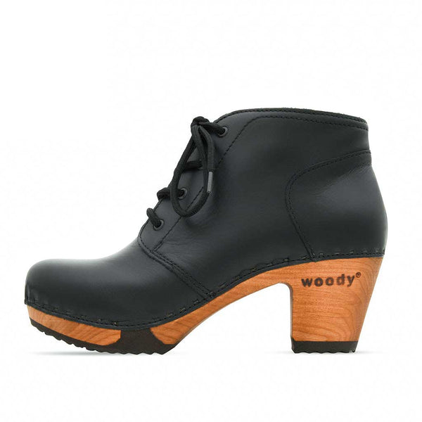 Nora Clog ankle boot with a flexible wooden sole