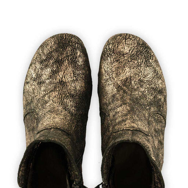 [Noirgold] Olga Damen Clog Stiefelette mit biegsamer nachhaltiger holzsohle, holzclogs woody, woody schuhe, woody shoes, handgemachte holzschuhe aus österreich, kärnten, farbe: noirgold (gold mit schwarzen cracks)