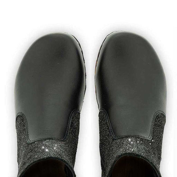 [Nero-Argento] Olga Damen Clog Stiefelette schwarz glitter woody. Damenstiefelette olga, clog stiefelette damen mit biegsamer nachhaltiger holzsohle, farbe: nero-argento (schwarz - schwarz mit silbernem glitter), holzclogs woody, woody schuhe, woody shoes, handgemachte holzschuhe aus österreich, kärnten