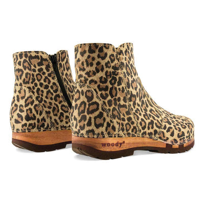 [Wildcat] olga, clog stiefelette damen mit biegsamer nachhaltiger holzsohle, holzclogs woody, woody schuhe, woody shoes, handgemachte holzschuhe aus österreich, kärnten, farbe: wildcat (animal print)