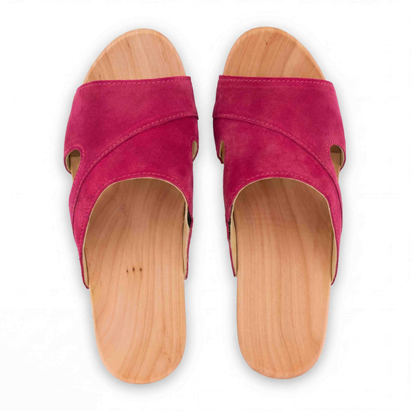 woody Fiona Damen-Pantolette in Fuxia, Rueckansicht mit Holzsohle - handgefertigt in Oesterreich