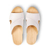 woody Fiona Damen-Pantolette in Weiss, Seitenansicht mit Lederriemen und Holzsohle - handgefertigt in Oesterreich