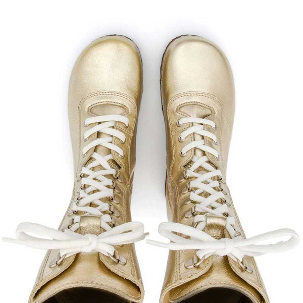 [Gold] Ramona Clog Stiefel von woody Schuhe. Damen Stiefel mit hohem Schaft bestellen. Holzclog Stiefel. Holzstiefel. Stiefel für Damen handgemacht. Handgemachte Stiefel kaufen, farbe: gold, Ramona von woody Schuhe. Damen Stiefel mit hohem Schaft bestellen. Holzclog Stiefel. Holzstiefel. Stiefel für Damen handgemacht. Handgemachte Stiefel kaufen., farbe: gold