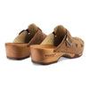 ricke, clog mit stick hirsche streumuster für damen, biegsame nachhaltige holzsohle, farbe: tabacco, holzclogs woody, woody schuhe, woody shoes, handgemachte holzschuhe aus österreich, kärnten