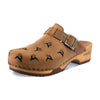 ricke, clog mit stick hirsche streumuster für damen, biegsame nachhaltige holzsohle, farbe: tabacco, holzclogs woody, woody schuhe, woody shoes, handgemachte holzschuhe aus österreich, kärnten
