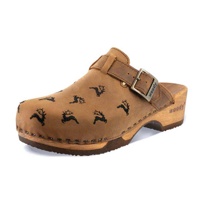 ricke, clog mit stick hirsche streumuster für damen, biegsame nachhaltige holzsohle, farbe: tabacco, holzclogs woody, woody schuhe, woody shoes, handgemachte holzschuhe aus österreich, kärnten