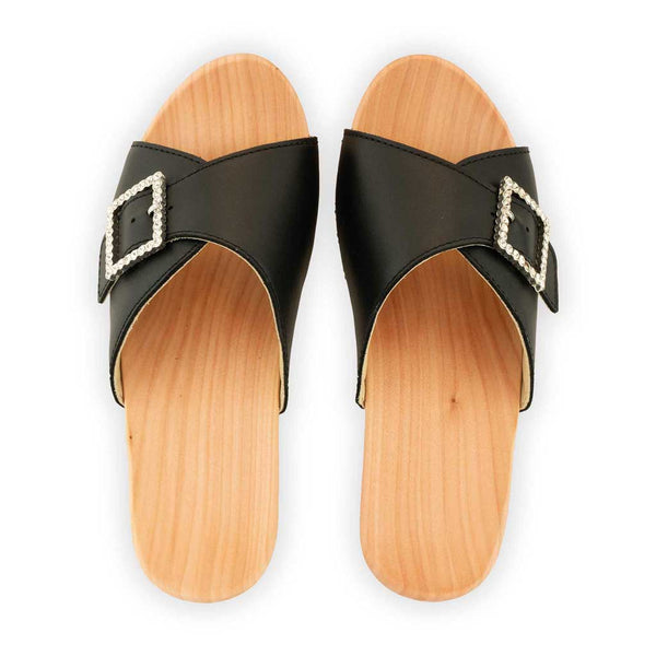 [Schwarz mit Schmuck] Romina Damen Clog Pantolette mit Zierschnalle – elegant, mit biegsamer Sohle – Farbe: Schwarz mit silberner Schnalle (strassbesetzt)