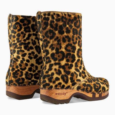 rose fell, clog fellstiefel damenen mit biegsamer nachhaltiger holzsohle, farbe: ghepardo (animalprint), holzclogs woody, woody schuhe, woody shoes, handgemachte holzschuhe aus österreich, kärnten