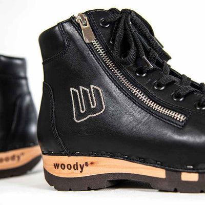 [Schwarz] roxy, clog sneakers für damen mit hohem schaft und biegsamer nachhaltiger holzsohle, farbe: schwarz (glattleder), holzclogs woody, woody schuhe, woody shoes, handgemachte holzschuhe aus österreich, kärnten