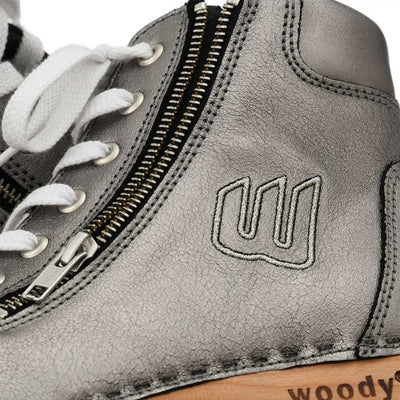 [Titan] Roxy Clogs Damen Sneaker Argentino von woody Schuhe. Clogs Damen roxy, clog sneakers für damen mit hohem schaft und biegsamer nachhaltiger holzsohle, farbe: titan, holzclogs woody, woody schuhe, woody shoes, handgemachte holzschuhe aus österreich, kärnten