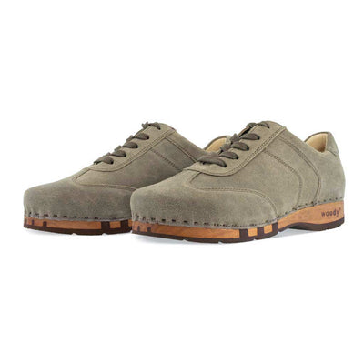 Clogs Herren woody Schuhe Sneaker, Holzschuh mit biegsamer Holzsohle. Herrensneaker. sam, sneakers clogs herren mit biegsamer nachhaltiger holzsohle, der bestseller, farbe: sand, holzclogs woody, woody schuhe, woody shoes, handgemachte holzschuhe aus österreich, kärnten