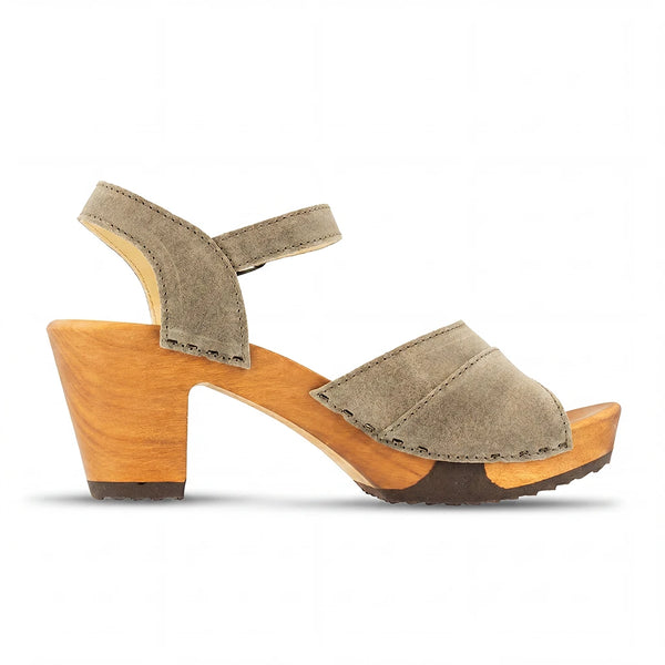 Yara Women's Clog Sandal woody®