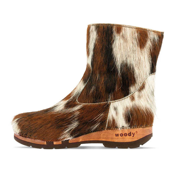 [Natur Fell] Sandra Damen Clog Stieflette mit biegsamer nachhaltiger holzsohle, farbe: fell natur (tricolore), holzclogs woody, woody schuhe, woody shoes, handgemachte holzschuhe aus österreich, kärnten