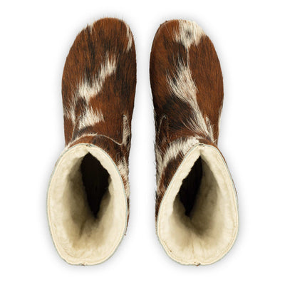 sandra, fell clog stiefelette damen mit biegsamer nachhaltiger holzsohle, farbe: fell natur (tricolore), holzclogs woody, woody schuhe, woody shoes, handgemachte holzschuhe aus österreich, kärnten