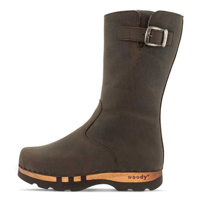 [Caffe] Sandro Herren Clog Stiefel von woody Schuhe. Herrenclogs mit biegsamer Holzsohle von woody Schuhe, Herrenclog von woody Schuhe. Clogs mit biegsamer Holzsohle und holzfußbett. Herrenclogs, Holzclogs kaufen. Clogs online bestellen. Handgemachte Herrenstiefel, farbe: caffe (kaffebraun)