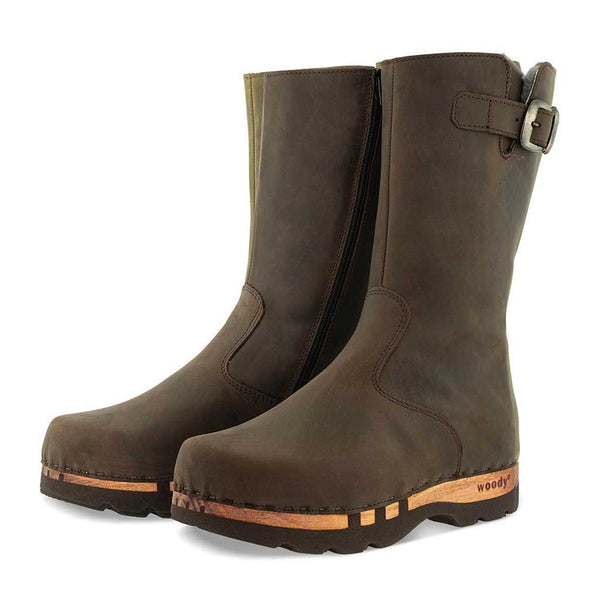 [Caffe] Sandro Herren Clog Stiefel von woody Schuhe. Herrenclogs mit biegsamer Holzsohle von woody Schuhe, Herrenclog von woody Schuhe. Clogs mit biegsamer Holzsohle und holzfußbett. Herrenclogs, Holzclogs kaufen. Clogs online bestellen. Handgemachte Herrenstiefel, farbe: caffe (kaffebraun)