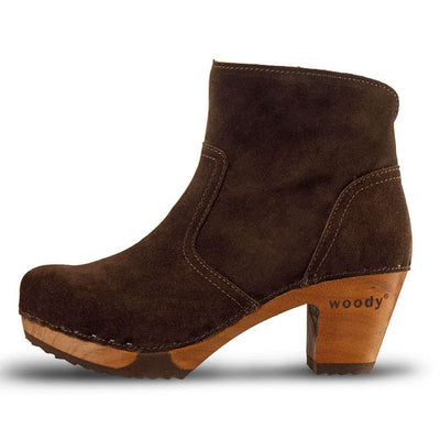 woody Tanja Damen-Clog-Stiefelette aus Leder in Chocolate mit biegsamer Holzsohle - handgefertigt in Oesterreich