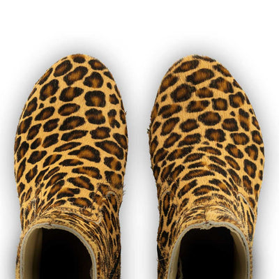 [Leopard] Tanja Damen Clog Stiefelette woody Schuhe. Holz Clogs im Leopard Design, Fellstiefelette, Damenclogs. clogs damen tanja woody holzschuhe. tanja ankle boots gefüttert, damenstiefel, stiefel, damenclogs mit flexibler, biegsamer holzsohle. holzclogs, clogs damen knöchel stiefel, damen clogs mit fussbett. ankleboots holz schuhe, holzclog, holzschuhe kaufen, farbe: leopard (print)