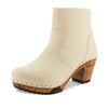 clogs damen tanja woody holzschuhe. tanya ankle boots gefüttert, damenstiefel, stiefel, damenclogs mit flexibler, biegsamer holzsohle. holzclogs, clogs damen knöchel stiefel, damen clogs mit fussbett. ankleboots holz schuhe, holzclog, holzschuhe kaufen, farbe: creme