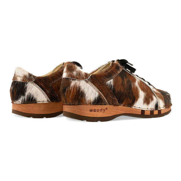 [Fell Natur] Wayne Fell Herren Clog Sneaker, Herrenclog Sneaker, sneakers clogs herren mit biegsamer nachhaltiger holzsohle, der bestseller, holzclogs woody, woody schuhe, woody shoes, handgemachte holzschuhe aus österreich, kärnten, farbe: tricolore rinder naturfell