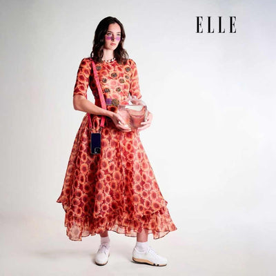 [Weiss] woody Clogs Damen Schuhe Clog Sneaker Abby. woody Clogs im ELLE Magazin. abby, clog sneakers damen mit biegsamer nachhaltiger holzsohle, farbe: weiss Uni, holzclogs woody, woody schuhe, woody shoes, handgemachte holzschuhe aus österreich, kärnten, bildquelle: ELLE Lithuania Sept-24