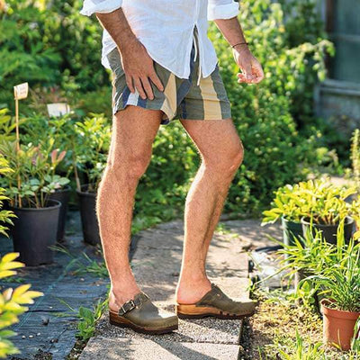 [Olivia] lukas, clogs herren mit biegsamer nachhaltiger holzsohle, der bestseller, farbe: olivia (grün), holzclogs woody, woody schuhe, woody shoes, handgemachte holzschuhe aus österreich, kärnten