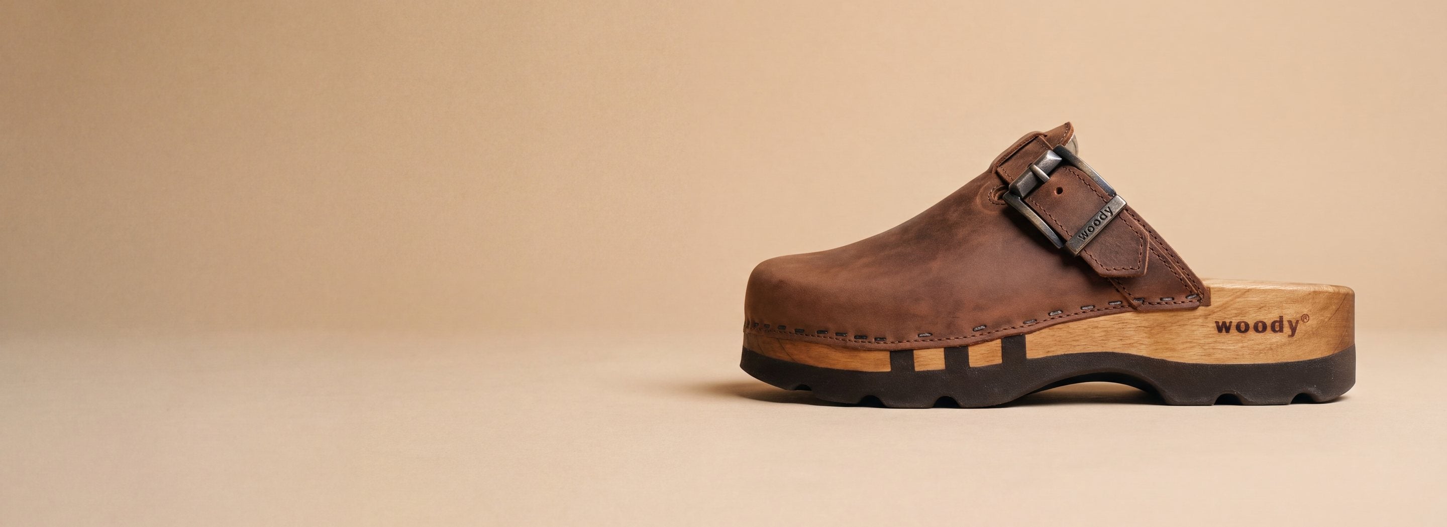 woody Lukas Herren Clog, Seitenansicht mit Holzsohle